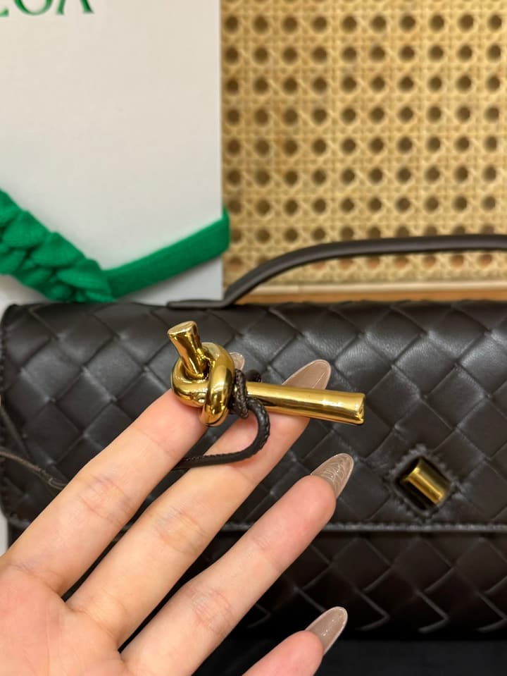 Bottega Veneta Andiamo Clutch