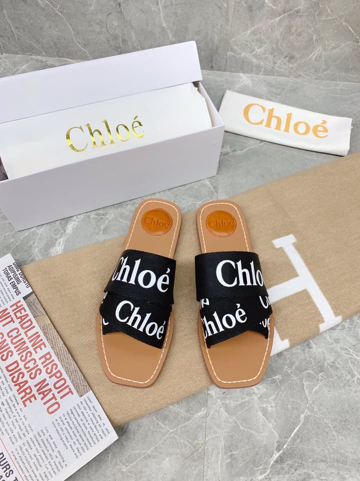 Chloé Cross-Woven Roman Sandals