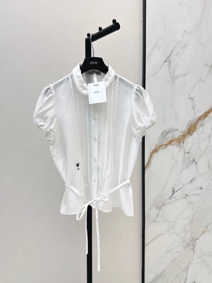 Dior Lace-Spliced Doll Collar Blouse – Spring/Summer Collection – 26SS in White