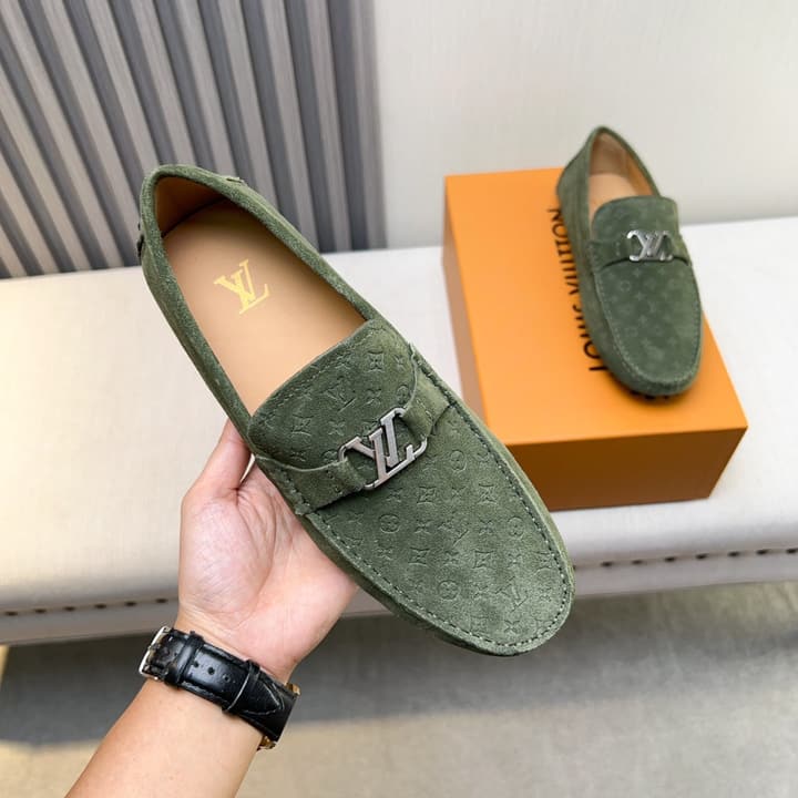 Louis Vuitton Pebbled Leather Driving Shoes in Black Textured Leather