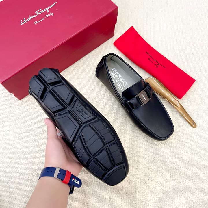 Ferragamo Men's Driving Loafers in Black Grained Gancini