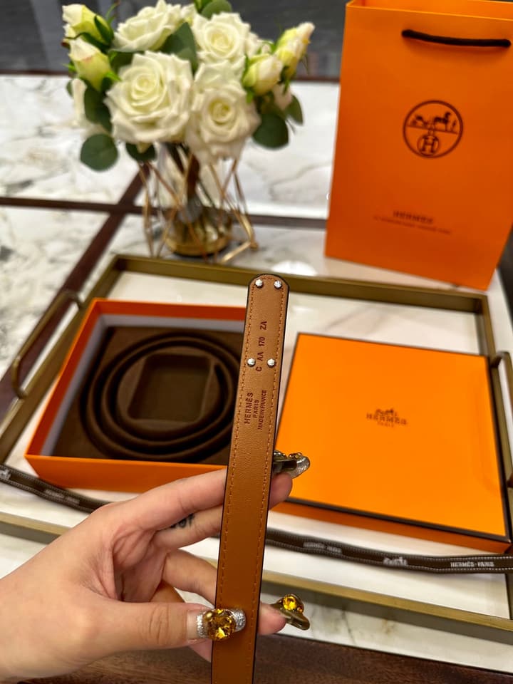 Hermès Slim Leather Belt – 2.0cm in Black With Silver Buckle
