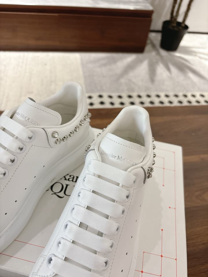 Alexander McQueen Diamond-Tail Oversized Sneakers – 2025SS