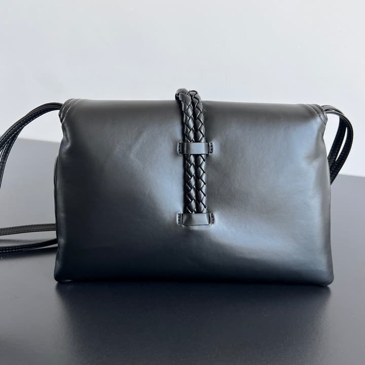 Bottega Veneta Small Liberta Handbag – 24FW in Classic Black