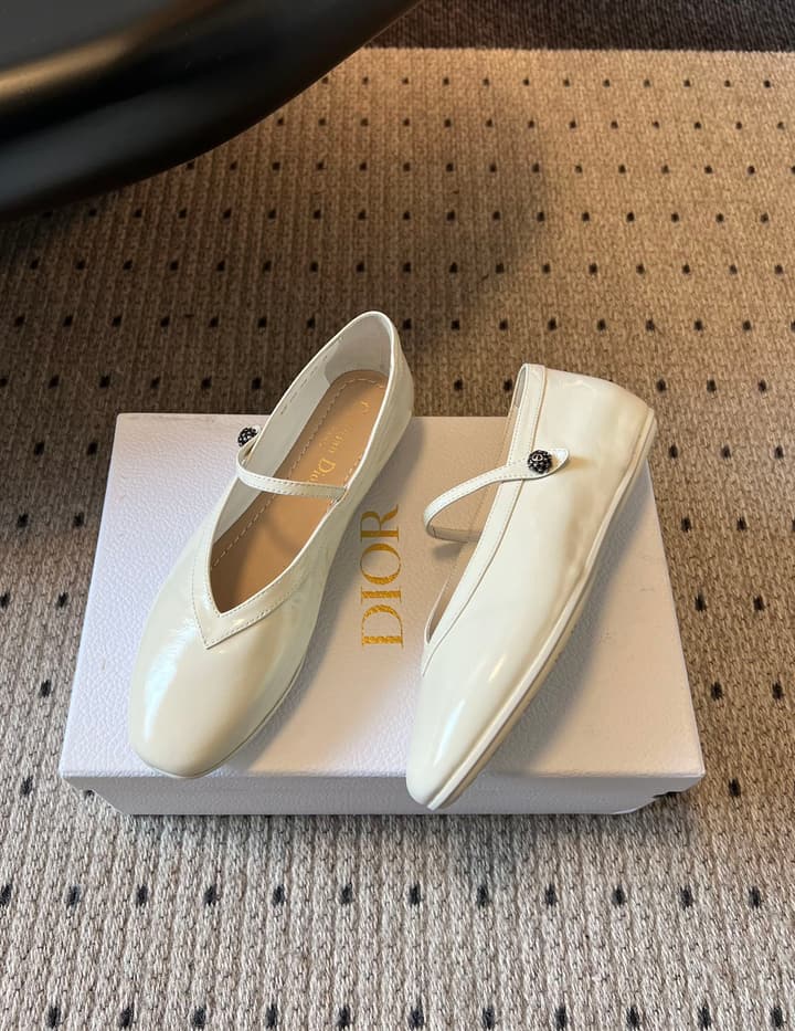 Dior Flat Mary Jane Shoes – 25SS in Black Patent Leather