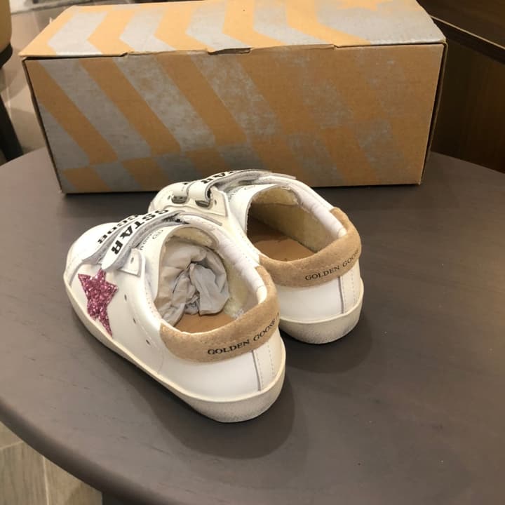 Golden Goose Kids Distressed Sneakers – Kids Collection in White With Black Heel And Grey Star