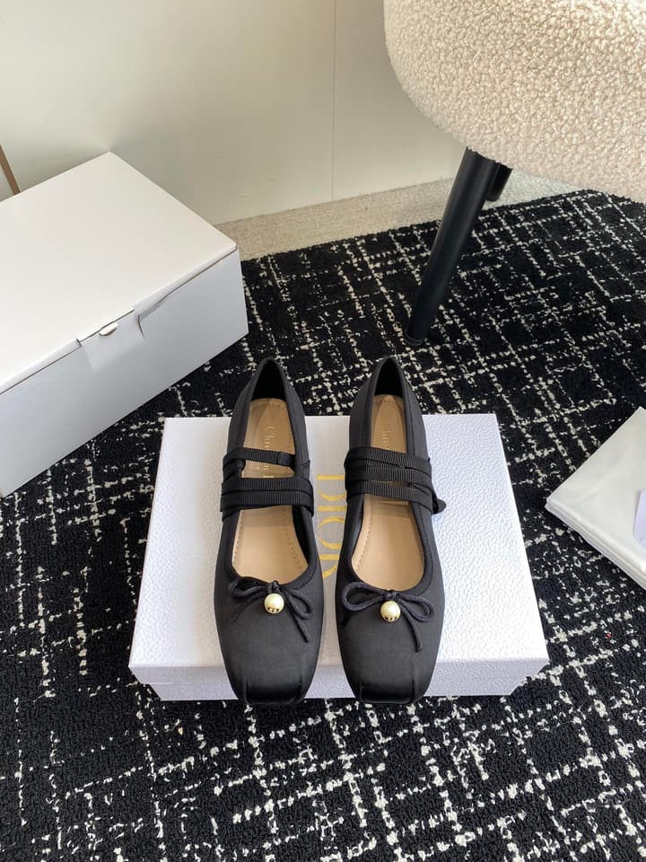 Dior Bow Pearl Ballet Flats – 2024 Spring/Summer Collection in Black