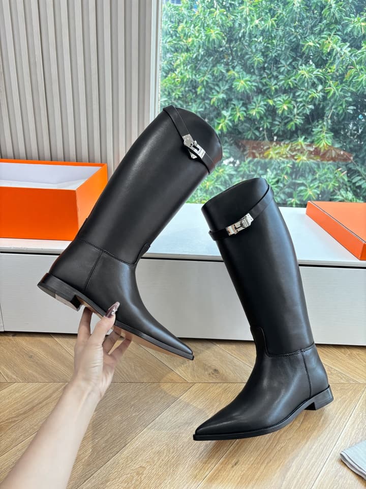 Hermès Classic Knee-High Boots – 2025 Autumn/Winter Collection in Two-tone Tan And Cream