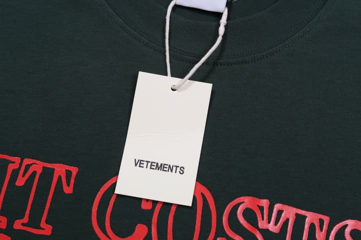 Vetements Red Letter Print Relaxed T-Shirt – Spring/Summer Collection in Black