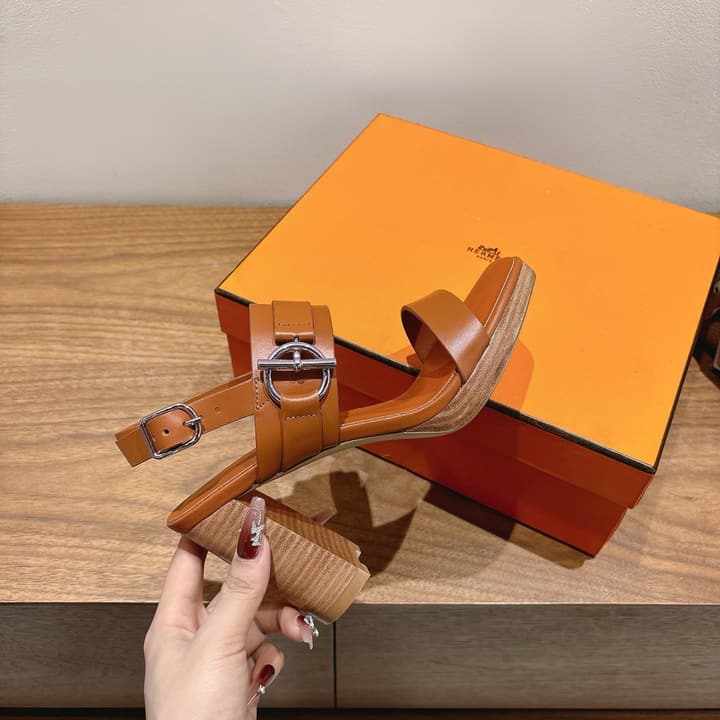 Hermes Color Block Flat Sandals – 2025 New Collection in Black