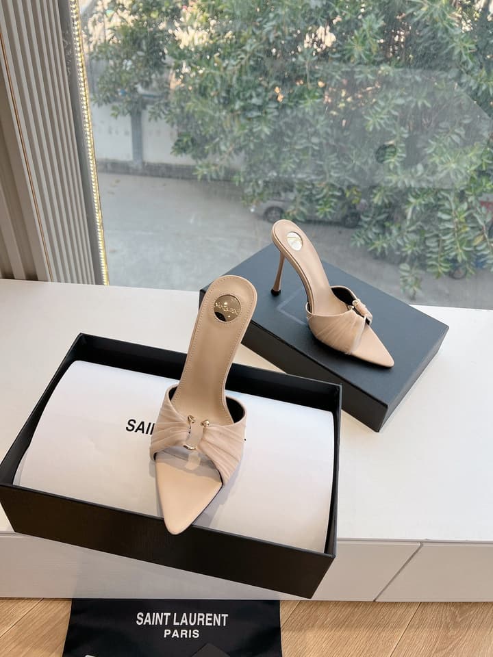 Saint Laurent Lee Metal Chain Pointed-Toe Pumps in Black Satin