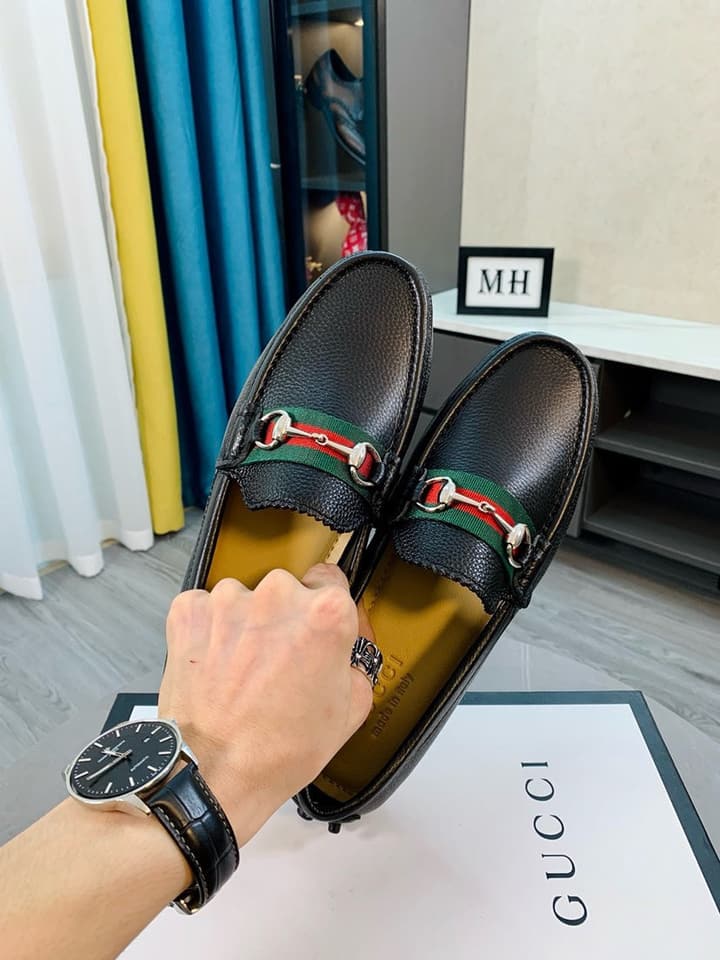 Gucci Men's Embossed Leather Driving Shoes in Brown Leather Loafer