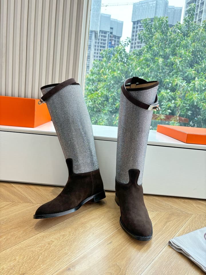 Hermès Classic Knee-High Boots – 2025 Autumn/Winter Collection in Two-tone Tan And Cream