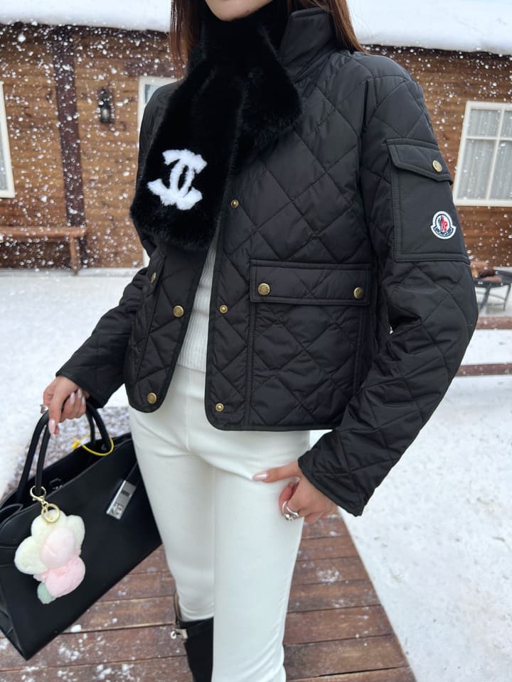 Moncler Diamond Quilted Padded Short Jacket in Black