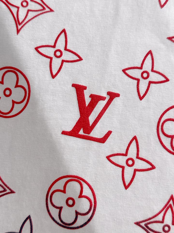 Louis Vuitton Gradient Flocked Clover Logo T-Shirt – 2025SS in Black