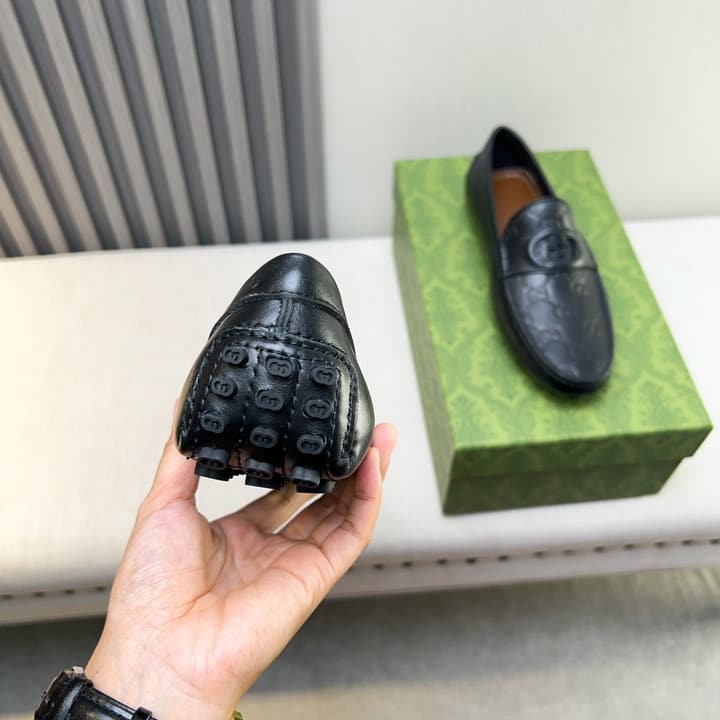 Gucci Premium Leather Loafers in Black Embossed Leather