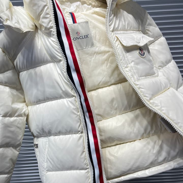 Moncler High Quality Kids Detachable Hooded Puffer Jacket – 25FW – Kids Collection in Glossy Black Down Jacket