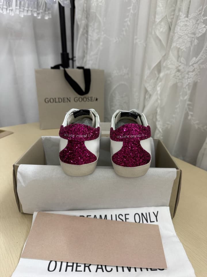 Golden Goose Super Star Leather Sneakers in Black Star Black Heel