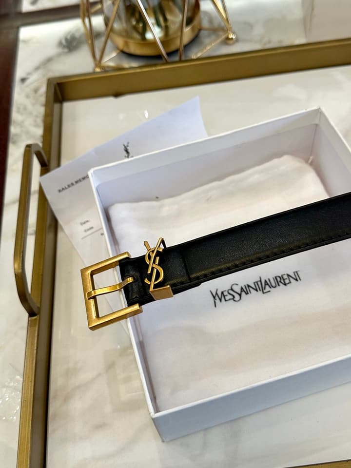 Saint Laurent Classic Leather Belt – 2.5cm in Black Leather With Gold Buckle