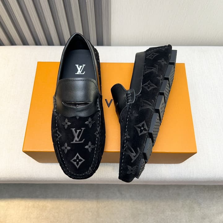Louis Vuitton Pebbled Leather Driving Shoes in Black Textured Leather