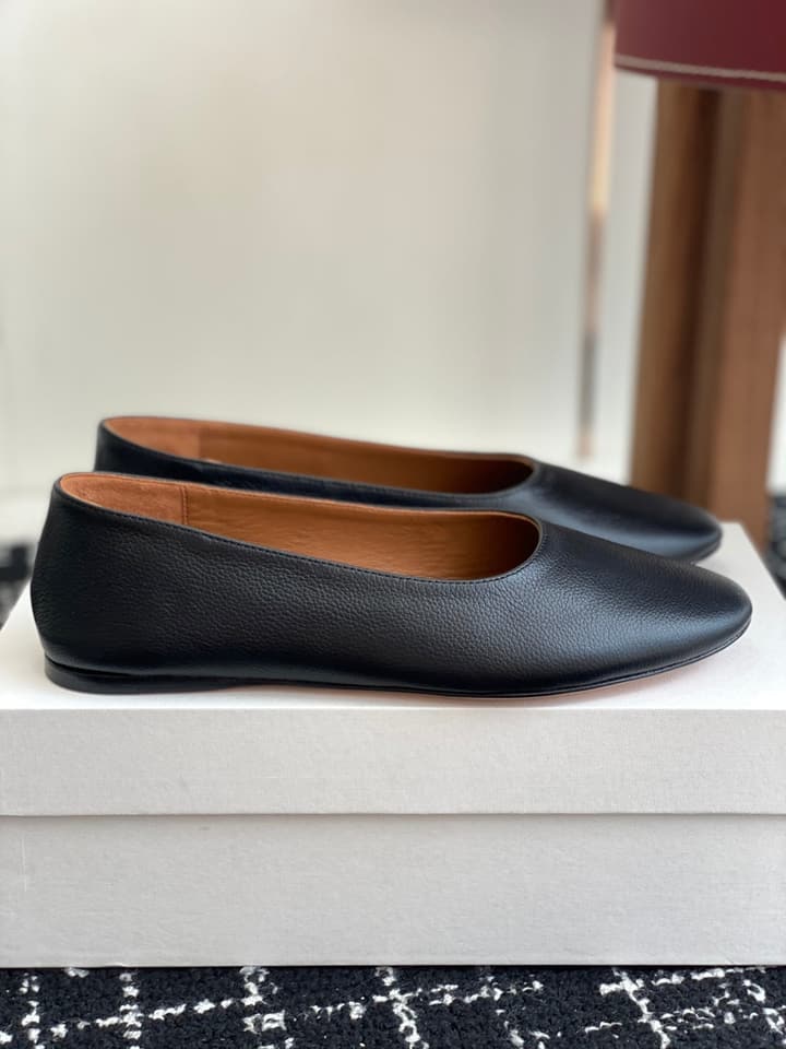 The Row Mary Jane Ballet Flats – 25SS Spring/Summer Collection in Charcoal
