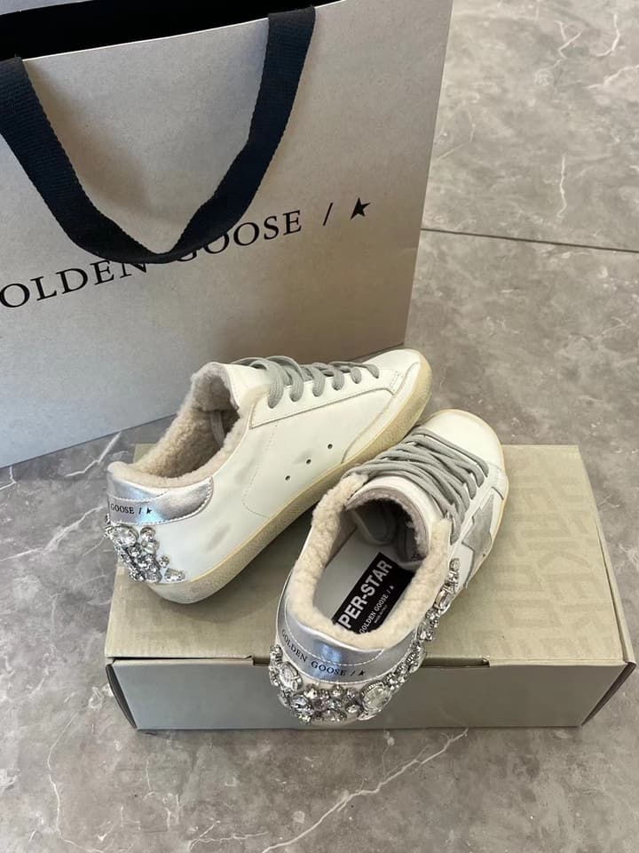Golden Goose Superstar Sneakers – 2023FW in White Leather With Silver Studs And Wool Lining