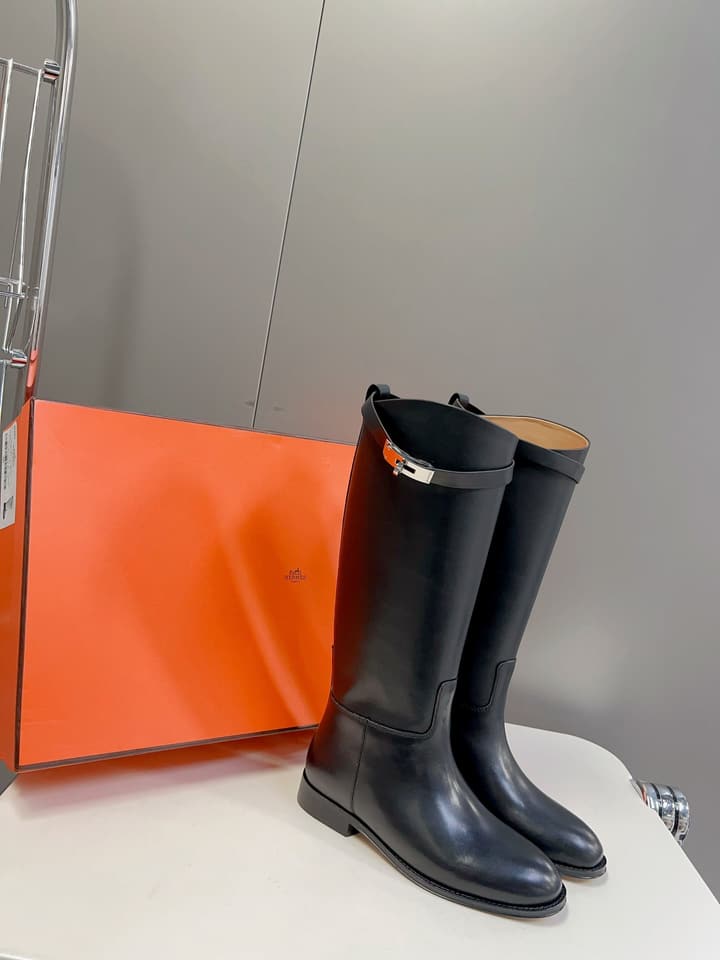 Hermès Kelly Rider Boots – Autumn/Winter Collection in Polished Black