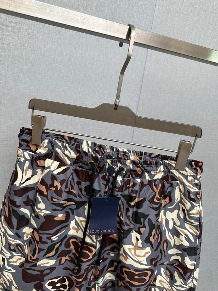 Louis Vuitton Men's Casual Beach Shorts – 2025SS in Grey Abstract Floral