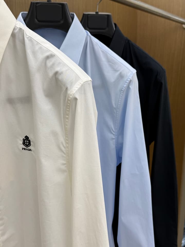 Prada Lightweight Cotton Long-Sleeve Shirt – Spring/Summer Collection