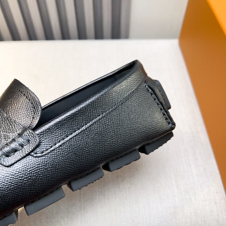 Louis Vuitton Pebbled Leather Driving Shoes in Black Textured Leather
