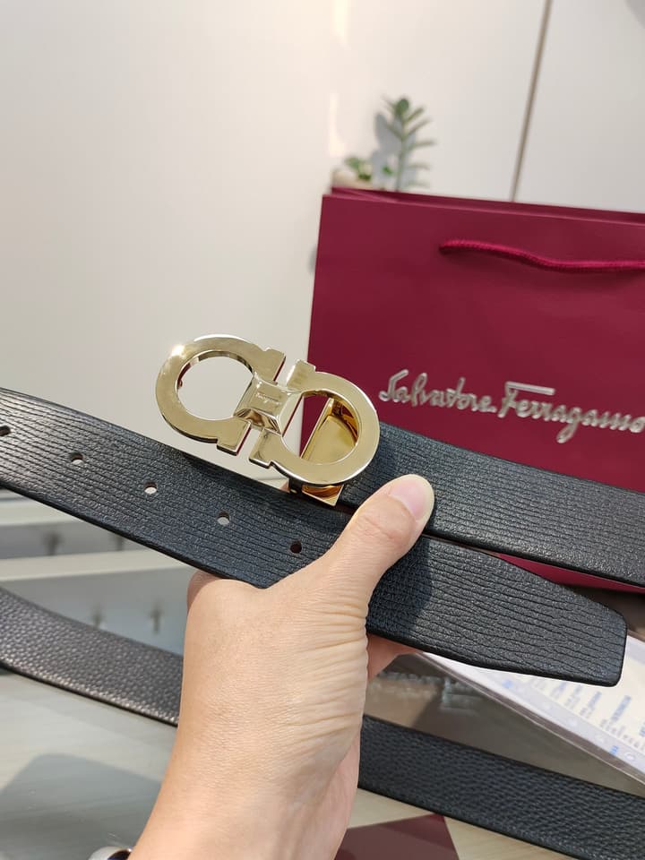 Ferragamo Reversible Leather Belt with Copper Buckle in Dark Leather With Black Buckle