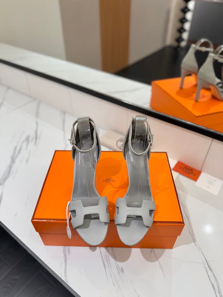Hermès Classic H Palm Grain Heeled Sandals – 9cm in Black