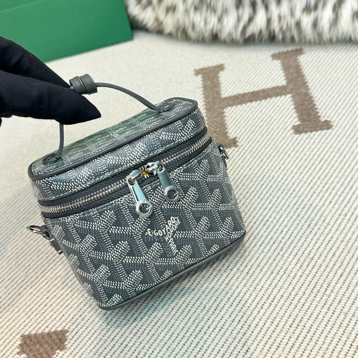 Goyard Muse Vanity Ultra Mini Cosmetic Bag in Blue