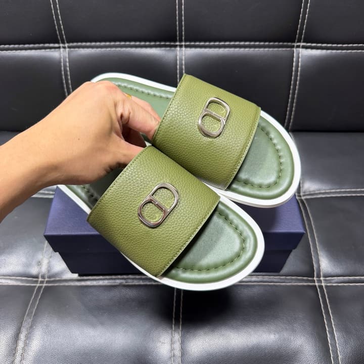 Dior Men's Pebbled Leather and Suede Slides – Spring/Summer Collection 2025 in Black Pebbled Leather Cross Strap