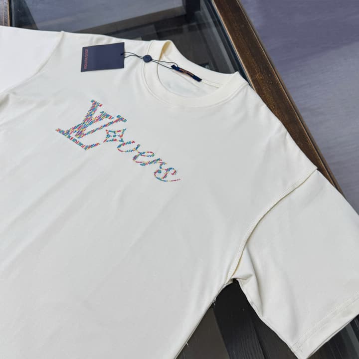 Louis Vuitton Embroidered Logo Oversized T-Shirt – Summer Collection – 26SS in Apricot Colorful LV Lovers