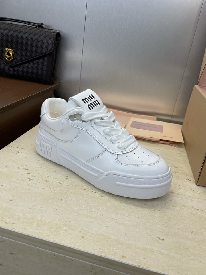 Miu Miu 2025FW Runway Lace-Up Casual Sneakers – 2025FW in Distressed Off-white Sneaker
