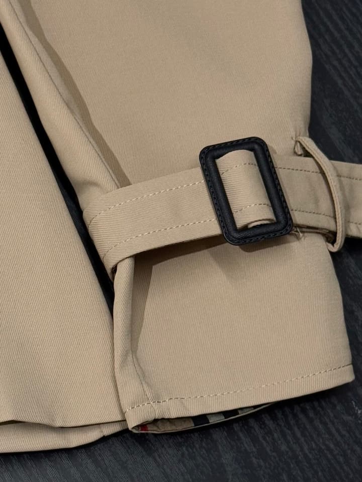 Burberry Short Trench Coat in Short Khaki Trench Coat