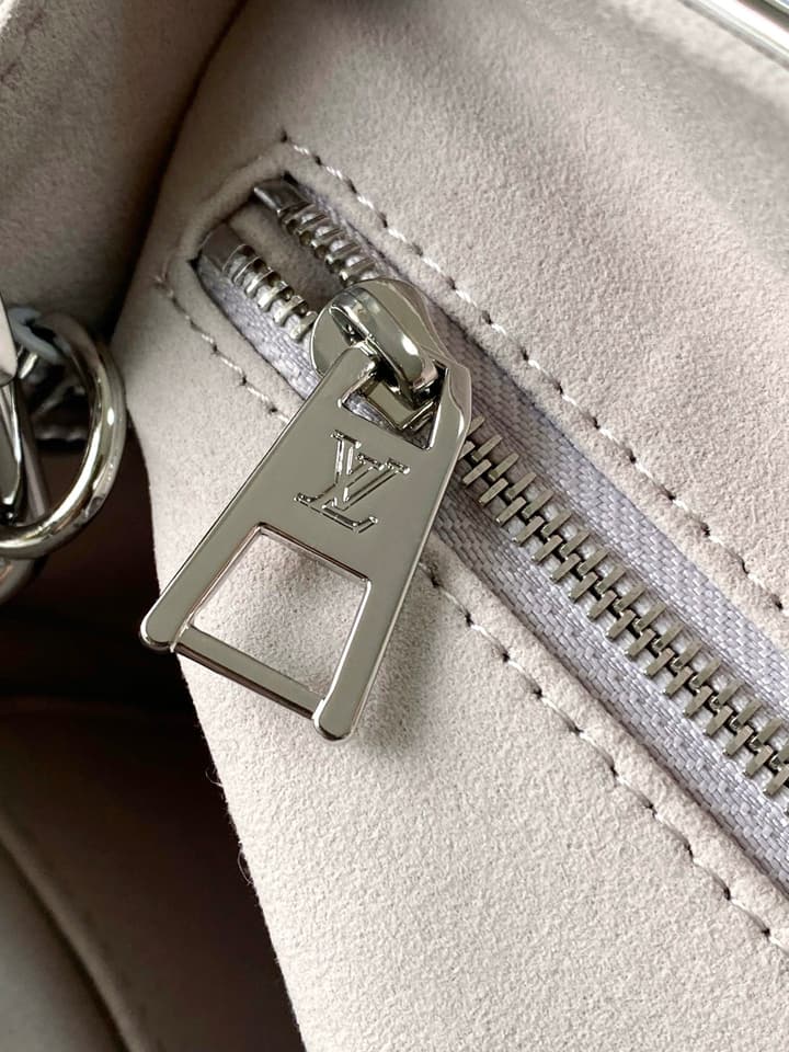 Louis Vuitton OnTheGo Small Tote Bag – LV Ski Series in Metallic Silver Monogram