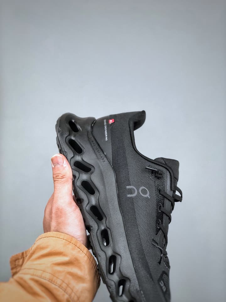 On Cloudtilt Running Shoes