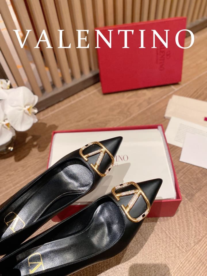 Valentino VLogo Signature Crystal Pumps – 2022 Collection in Black Patent Leather