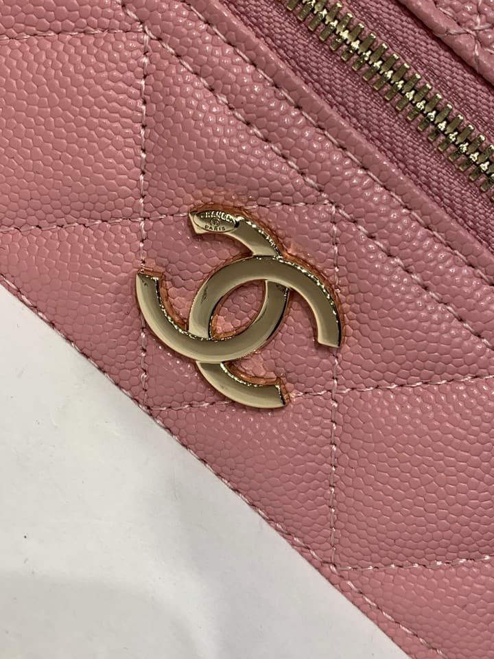 Chanel Grained Calfskin Chain Clutch – Cruise Collection – 25C