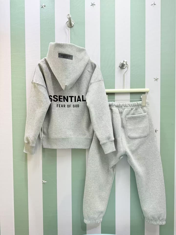 Fear of God ESSENTIALS Fleece Tracksuit Set – Kids Collection – 2025SS in Dark Gray Set