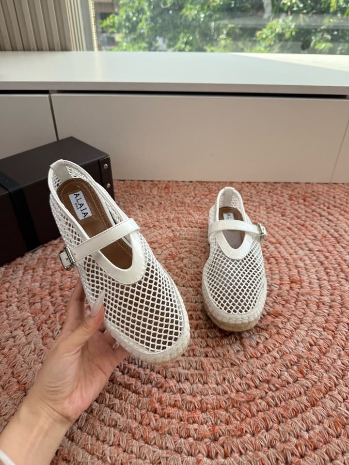 Alaïa Woven Fishnet Mules – 2026 Spring/Summer Collection in Beige