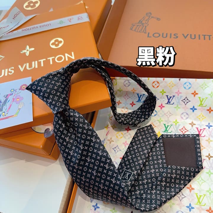 Louis Vuitton Monogram Jacquard Silk Tie in Black and White