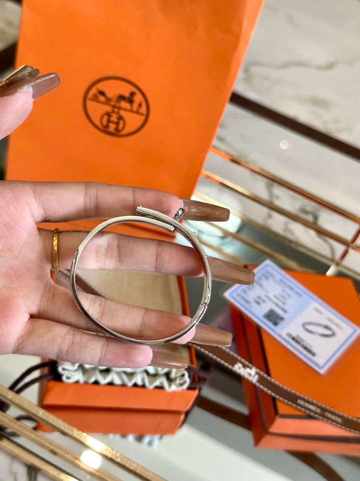 Hermès Enamel 18K Gold Plated Sterling Silver Bracelet in Gold