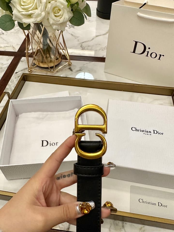 Dior Classic Leather Belt – 3.0cm in Black Leather With Gold Buckle