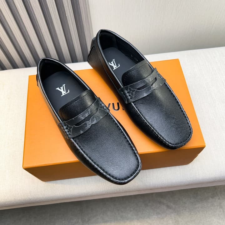 Louis Vuitton Pebbled Leather Driving Shoes in Black Textured Leather