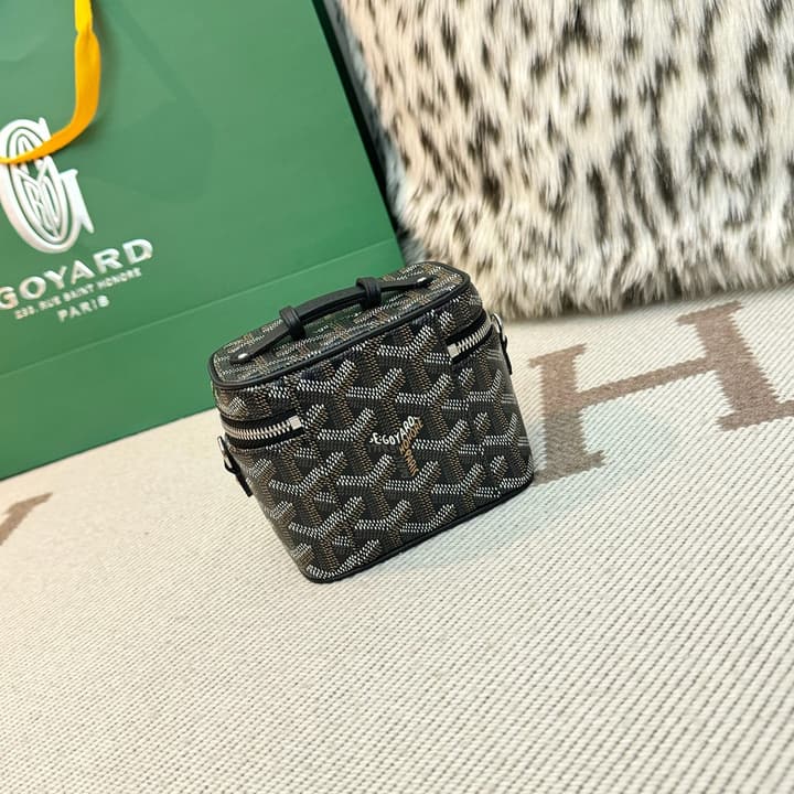 Goyard Muse Vanity Ultra Mini Cosmetic Bag in Blue