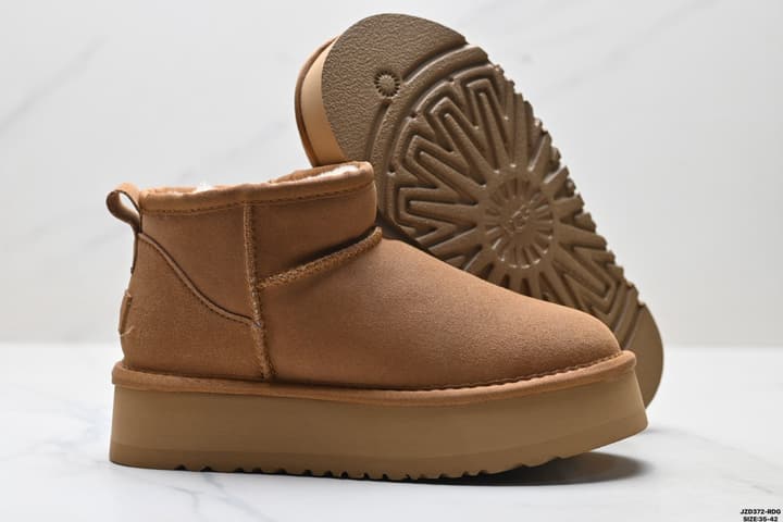 UGG Classic Ultra Mini Platform Snow Boots in Classic Chestnut