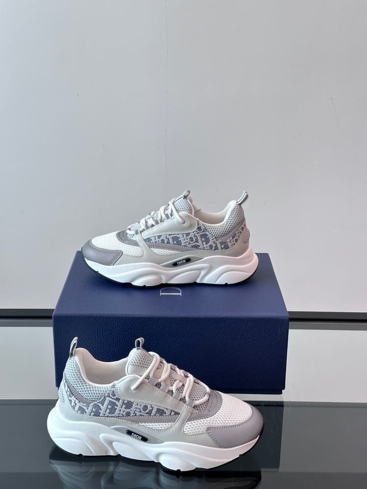 Dior B22 Retro Jogging Sneakers in Black And White Oblique